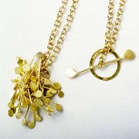 Cluster pendant, 18ct yellow gold.