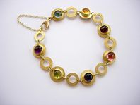 18ct gold bracelet with cabochon stones