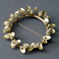 Pearl brooch
