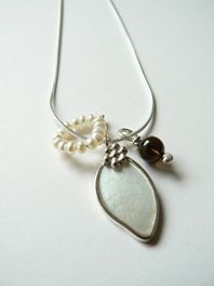 Pearly Leaf Necklace